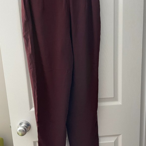 Maroon, paper bag style trousers - Picture 2 of 2